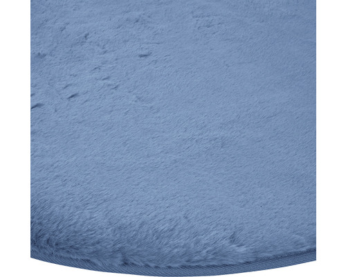 Prim-plan cu un covor cu fibre lungi