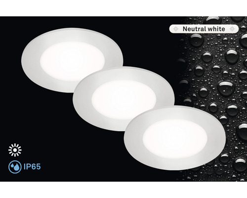 Trei spoturi încastrate rotunde cu lumină albă neutră și grad de protecție IP65