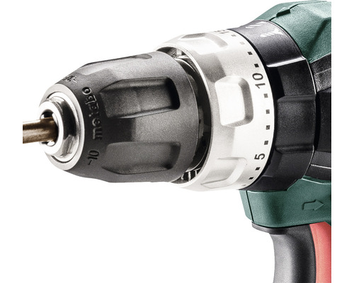 Vizualizare detaliată a mandrinei unui burghiu