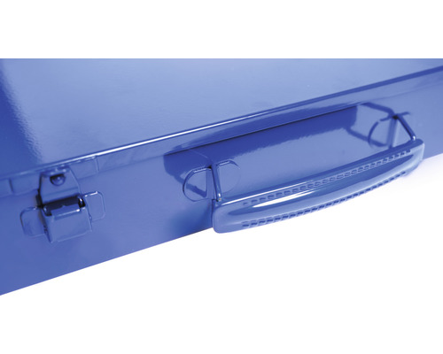 Prim-plan cu o cutie de scule albastră, cu mâner și închizătoare