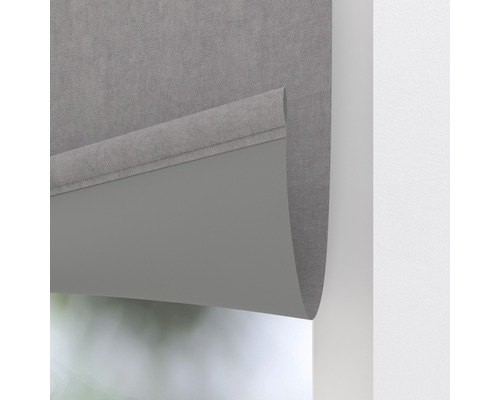 Rulou gri pentru decorarea ferestrelor și protecție solară.