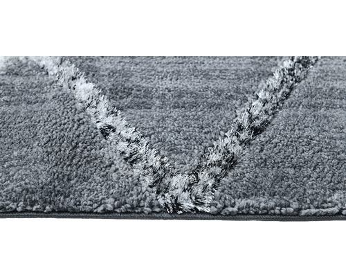 Covor gri cu model geometric