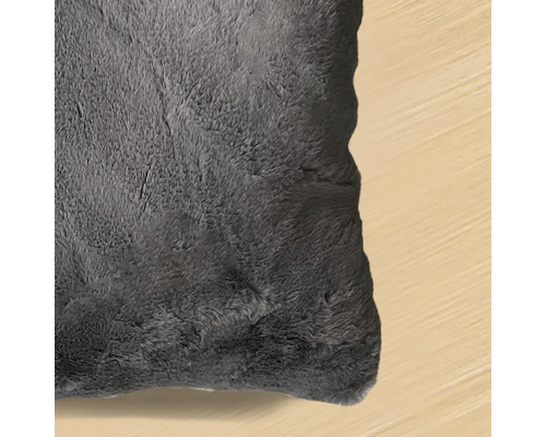 Pernă decorativă din imitație de blană