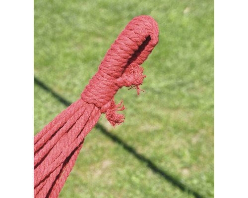 Prim-plan cu suspensia unui hamac din frânghie