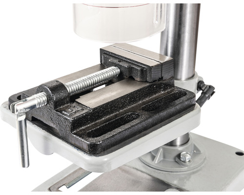 Menghină de mașină pe o mașină de găurit