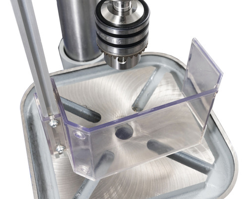 Mașină de găurit cu coloană cu protecție transparentă împotriva așchiilor