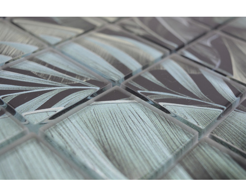 Prim-plan cu plăci de mozaic cu model