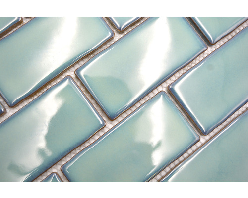 Plăci ceramice dreptunghiulare în model herringbone