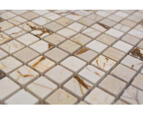 Prim-plan cu plăci de mozaic