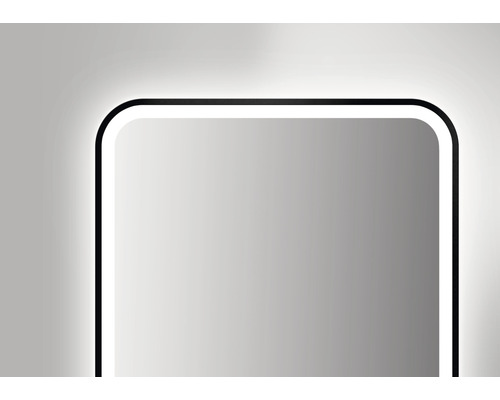 Detaliu al unei oglinzi dreptunghiulare cu iluminare