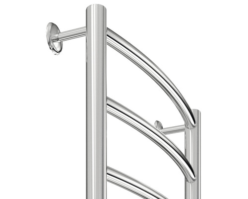 Prim-plan cu un radiator metalic pentru prosoape, cu mai multe bare curbate