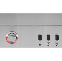 Prim-plan cu comenzile grătarului cu buton de aprindere și întrerupătoare de lumină