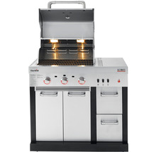 Grătar cu capac deschis, mai multe arzătoare, spații de depozitare și dulap inferior.