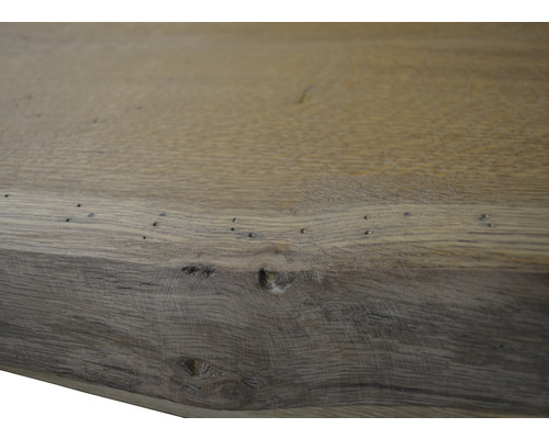 Prim-plan cu blat de masă din lemn