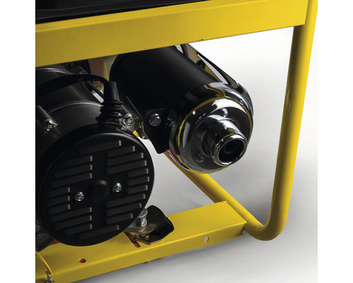 Imagine detaliată a unui generator de curent cu motor și eșapament