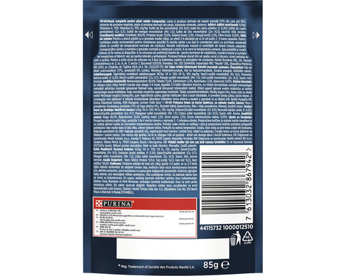 Informații pe ambalajul hranei pentru pisici.