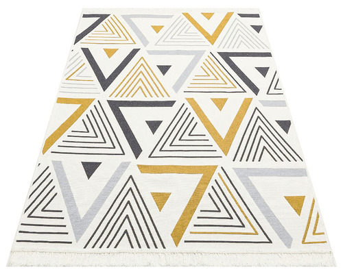 Covor cu model triunghiular