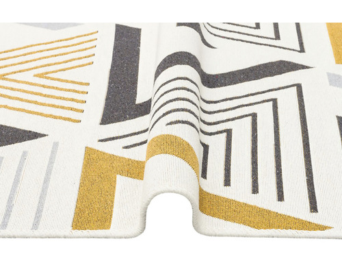 Covor cu model geometric