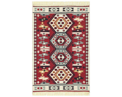 Covor cu model geometric și franjuri