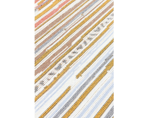 Prim-plan cu un covor în dungi