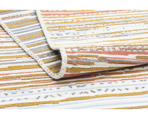 Covor cu model în dungi