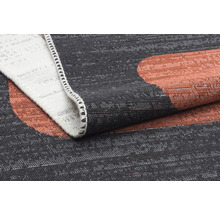Covor cu model grafic