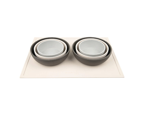Două seturi de boluri pentru câini cu suport pentru animale de companie