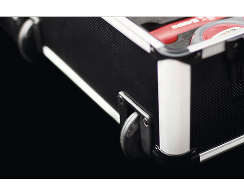 Vizualizare detaliată a unei cutii de scule cu roți.