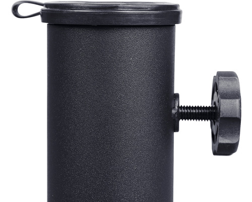 Prim-plan cu suport de umbrelă de soare cu șurub de blocare