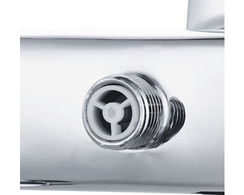 Imagine detaliată a unui robinet cu aerator