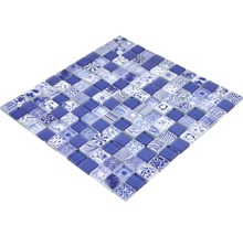 Placă de mozaic pătrată cu elemente decorative și din sticlă