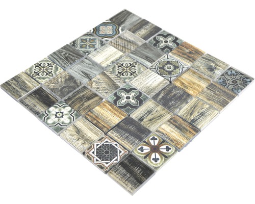 Placă de mozaic cu aspect de lemn și diverse ornamente