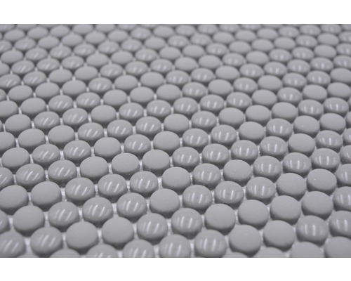 Covor de faianță cu pietre de mozaic rotunde