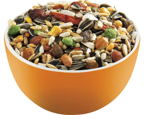 Amestec de hrană pentru păsări într-un bol