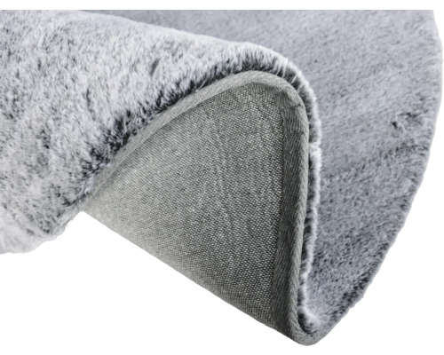 Covor gri cu suprafață moale