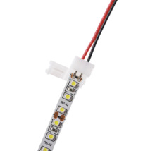 Bandă LED cu clemă de conectare și cabluri