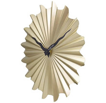 Ceas de perete auriu cu model radiant pentru design interior