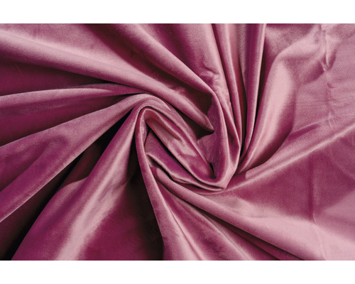 Prim-plan cu țesătură de catifea drapată