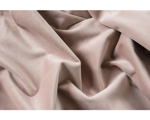 Prim-plan cu țesătură de velur bej, în pliuri