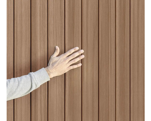 Fațadă din lemn cu mână