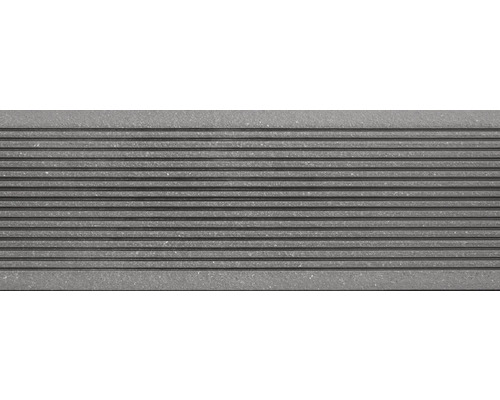 Scară din piatră gri cu profil canelat