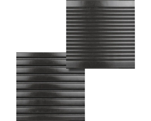 Prim-plan cu o rolă metalică