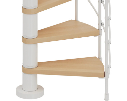 Detaliu al unei scări în spirală cu trepte din lemn și balustradă albă.