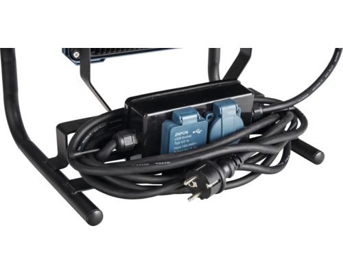 Vizualizare detaliată a rolei de cablu cu prize și port USB