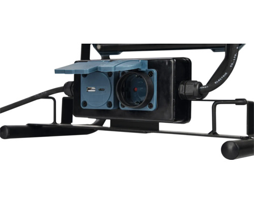 Prim-plan al prizei cu port USB