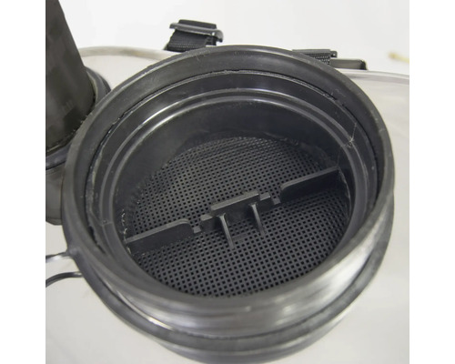 Vedere a unui rezervor cu un filtru