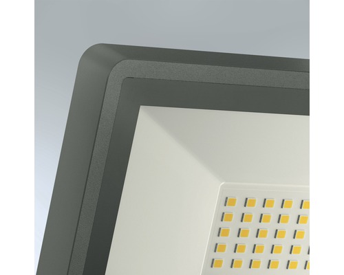 Prim-plan al unui reflector LED