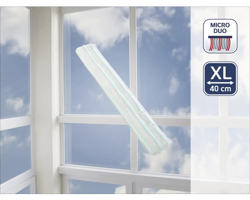 Curățător de ferestre cu husă din microfibră și dimensiune XL în timpul curățării ferestrelor