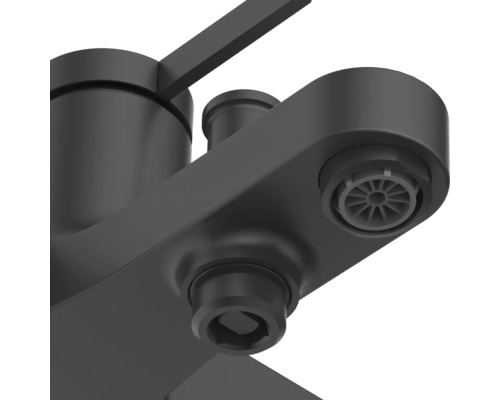 Prim-plan cu robinet pentru lavoar