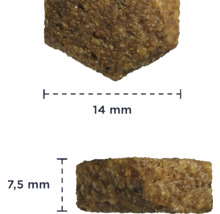 Bucată de hrană pentru câini cu dimensiunile de 14 mm lungime și 7,5 mm înălțime